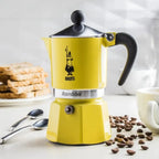 მხატვრული ნამუშევრებისა და ესპრესოს ნაკრები