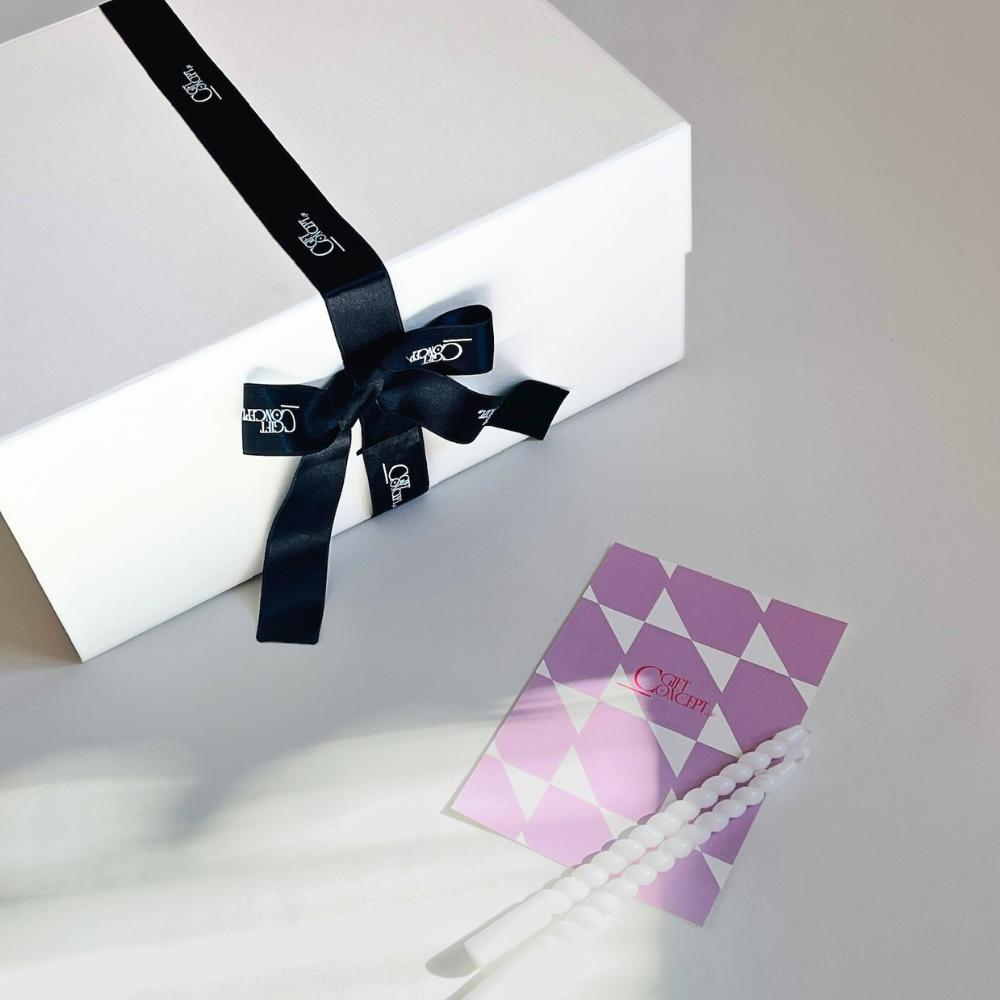 Luxe Office Essentials – საქმიანი აქსესუარების ნაკრები შავი და წითელი აქცენტებით